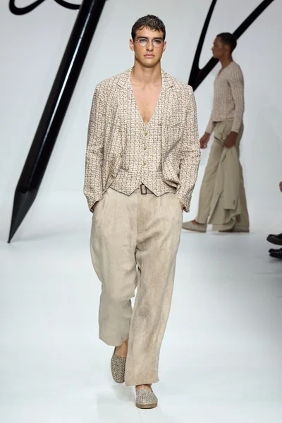 Look 22